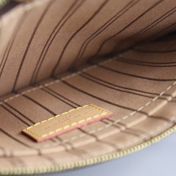 Louis Vuitton Neverfull Removable zipped pouch / wristlet - Picture 11 of 12